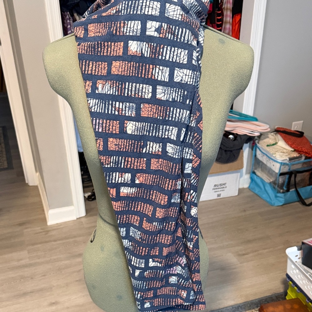 LuLaRoe Blue Patterned TC Leggings